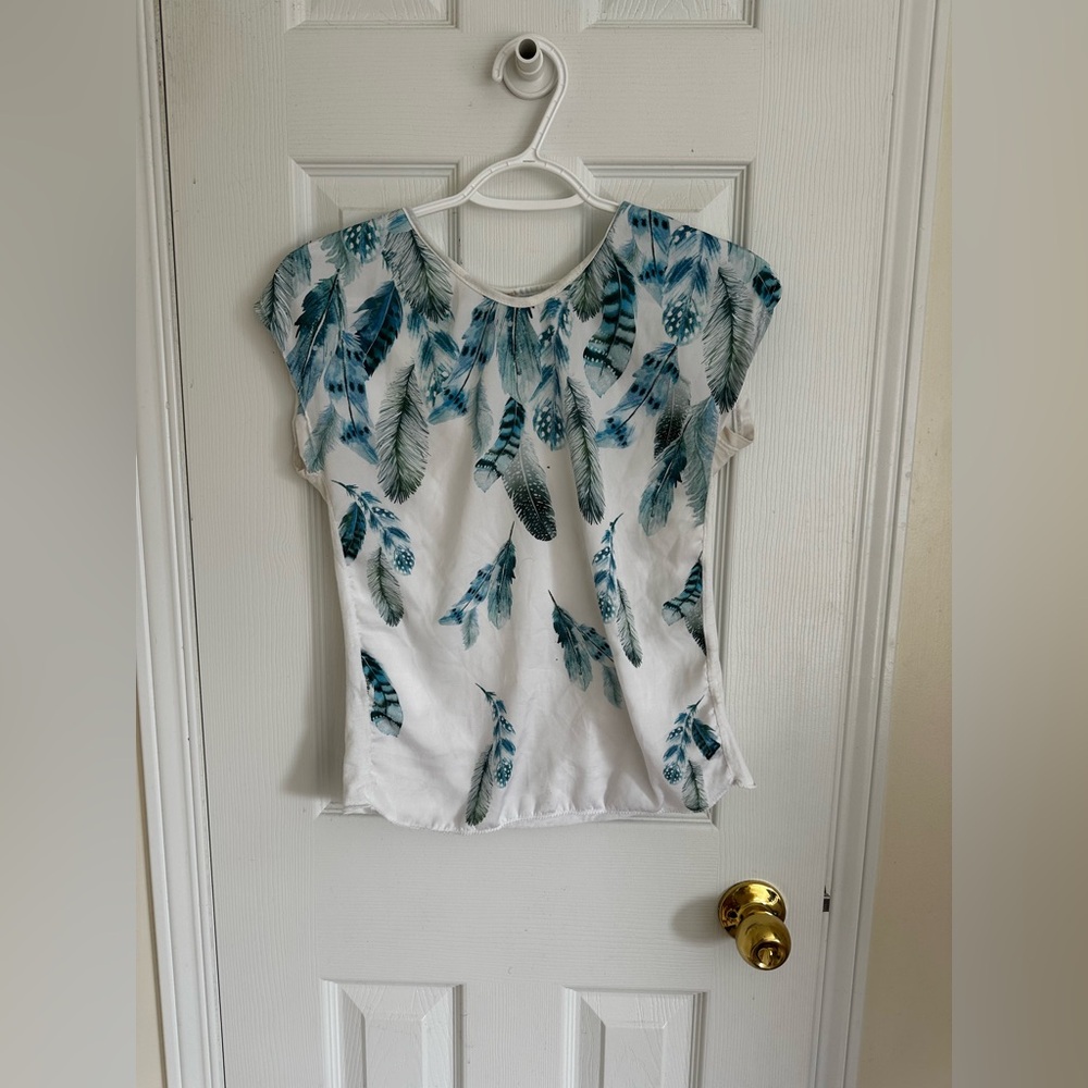 Zeyy White Feather Print Blouse – Size Medium